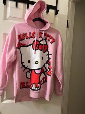Hello Kitty by Sanrio Pink Graphic Pullover Hoodie
